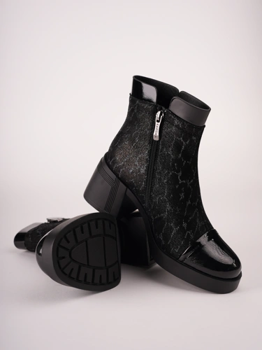 KARISMA – schwarze Damen-Stiefeletten mit blauer Marmorierung (4)