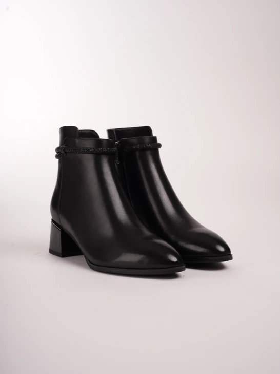 EPICA Damen-Knöchelgürtel mit schwarzem Strassstein