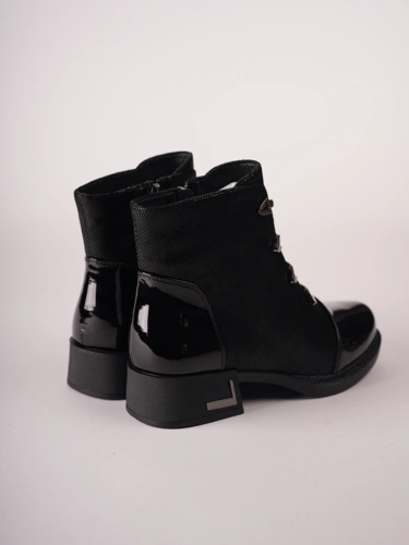 KARISMA Damen-Stiefeletten aus Lackleder, schwarz (1)