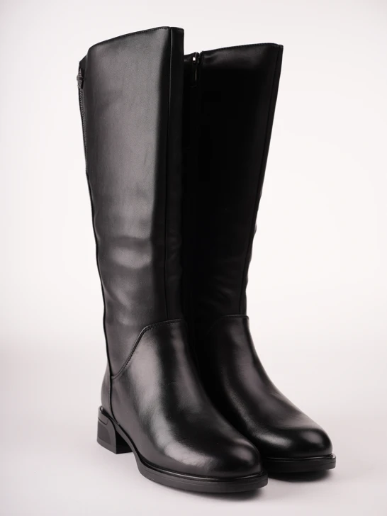 KARISMA Damenstiefel aus schwarzem Leder