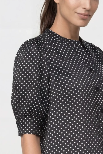 MONARI FRONT ROW Damenbluse, schwarz mit Punkten (4)