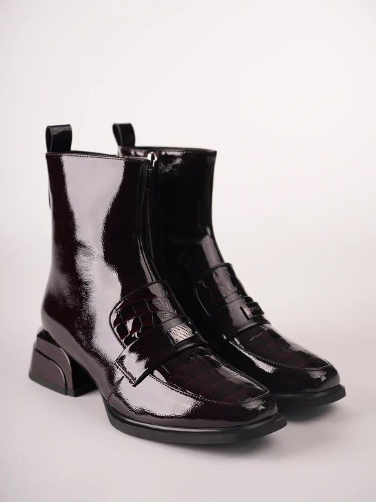 EPICA Damen-Stiefeletten aus burgunderrotem Lackleder