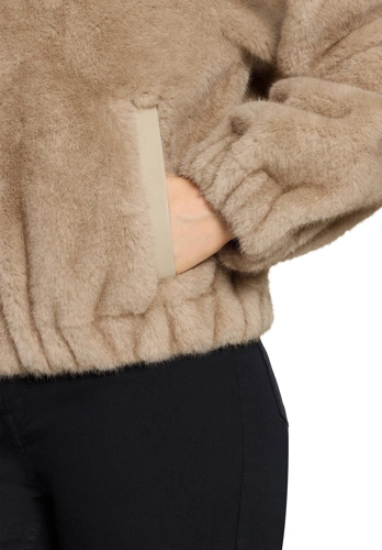 GIL BRET Damen-Pelzjacke in Beige mit Kapuze (4)