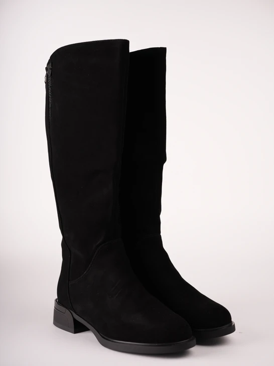 KARISMA Damenstiefel aus schwarzem Wildleder
