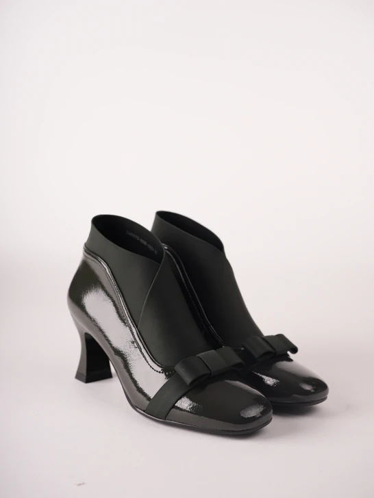 EPICA Damen-Stiefeletten mit Schleife, grün lackiert