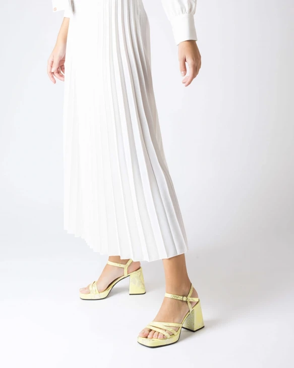 WONDERS Damen Plateausandalen gelb-gold