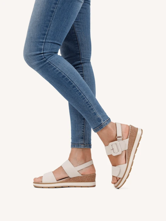CAPRICE Damen Sandalen beige