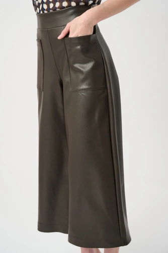 JOSEPH RIBKOFF Damenhose aus Kunstleder, braun, 3/4-Länge (2)